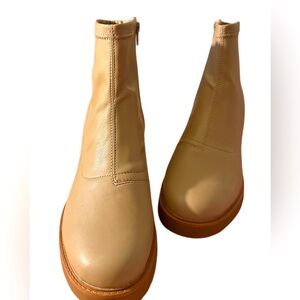 NEW LIFESTRIDE Women’s Ankle Bootie Velocity 2.0 Tan Size 11W